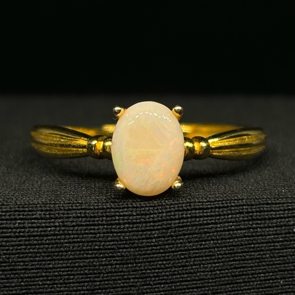 White Mezezo Broad Stripe Ethiopian Welo 18k Gold Adjustable Opal Handmade Ring - Picture 4 of 6